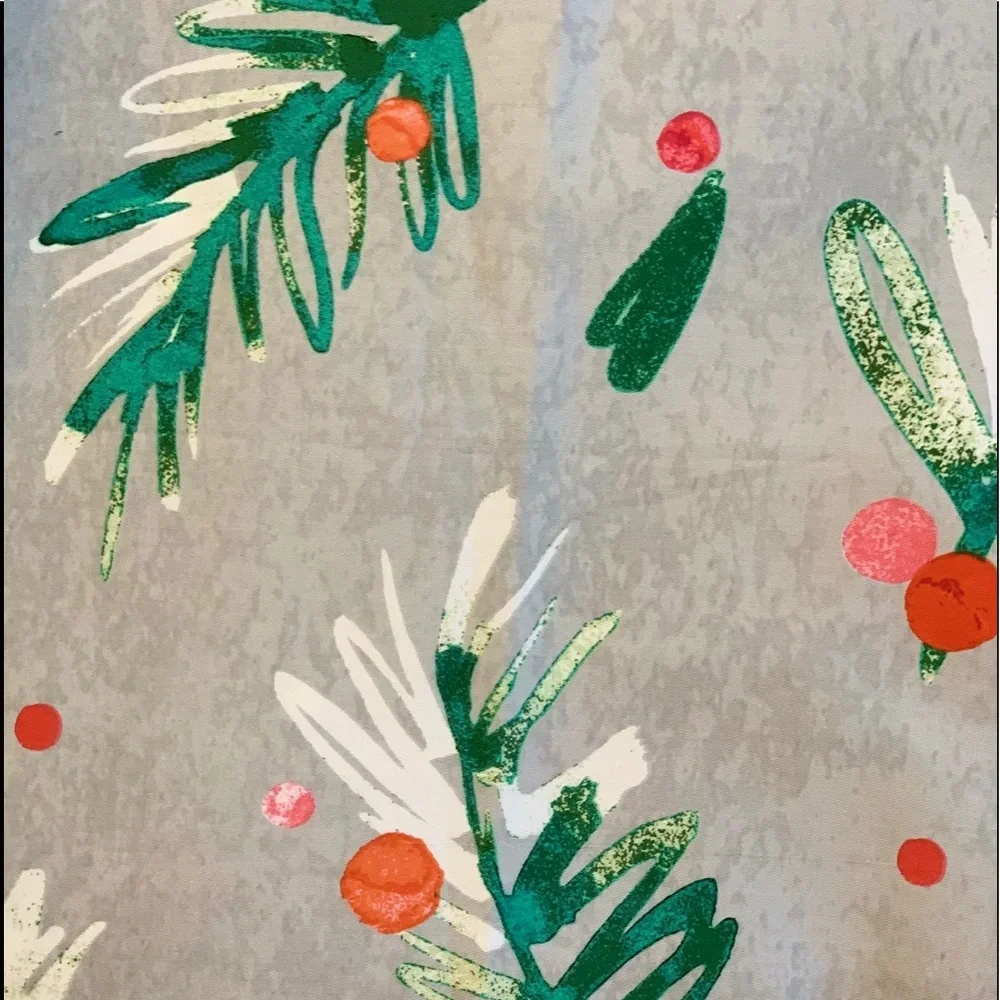 Avanti Christmas Fabric Shower Curtain.  Berry Leaves Collection.